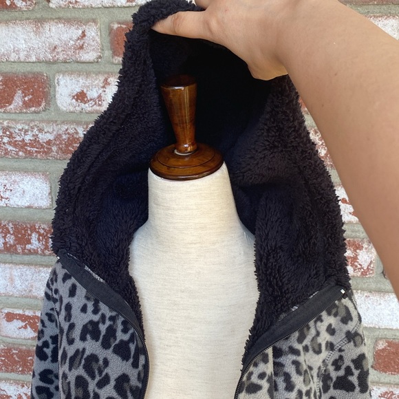 Leopard🐈‍⬛🐾 Print Jacket - Picture 9 of 17